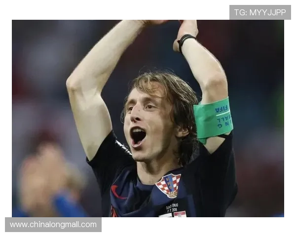 足球场上的战斗英雄们最能打的几位足球明星盘点与分析