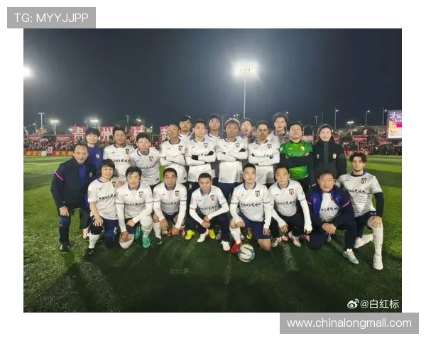 足球明星们齐聚庆祝12月1日生日的传奇时刻与精彩瞬间回顾